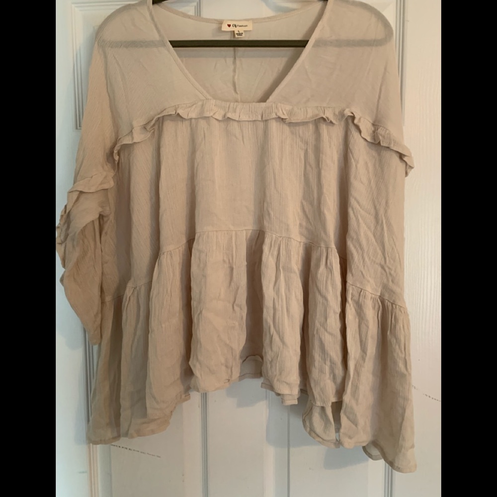 Tan boho top with ruffles sz L never worn